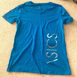 Oasics women’s shirt